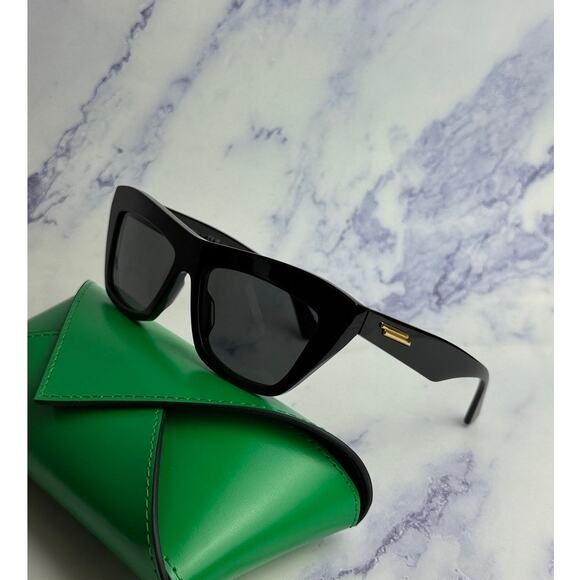 NEW Bottega Veneta BV1121S Sunglasses in Black main image 4